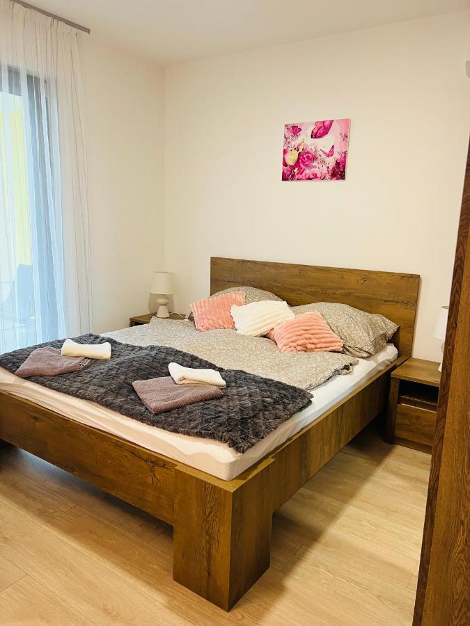Medences Panoramas Balatom Apartman Siofok Ngoại thất bức ảnh