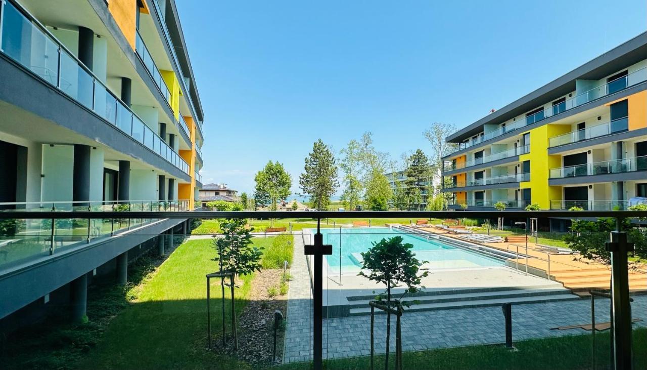 Medences Panoramas Balatom Apartman Siofok Ngoại thất bức ảnh